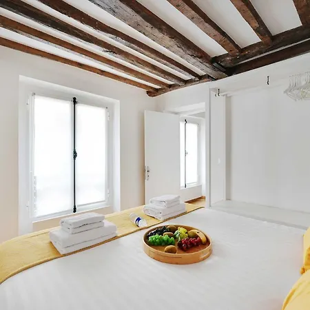 Duplex Pour 6 A Republique Confort Et Centralite Appartamento *